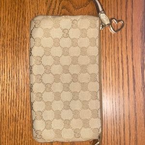 authentic Gucci wristlet